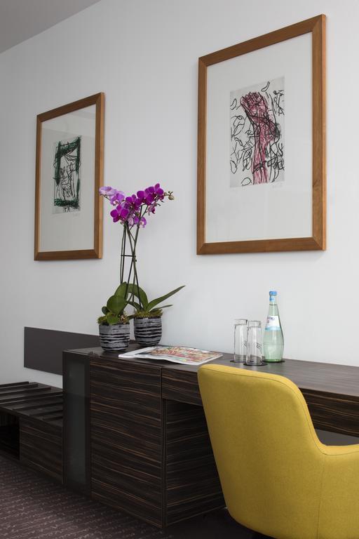 Art Double Room